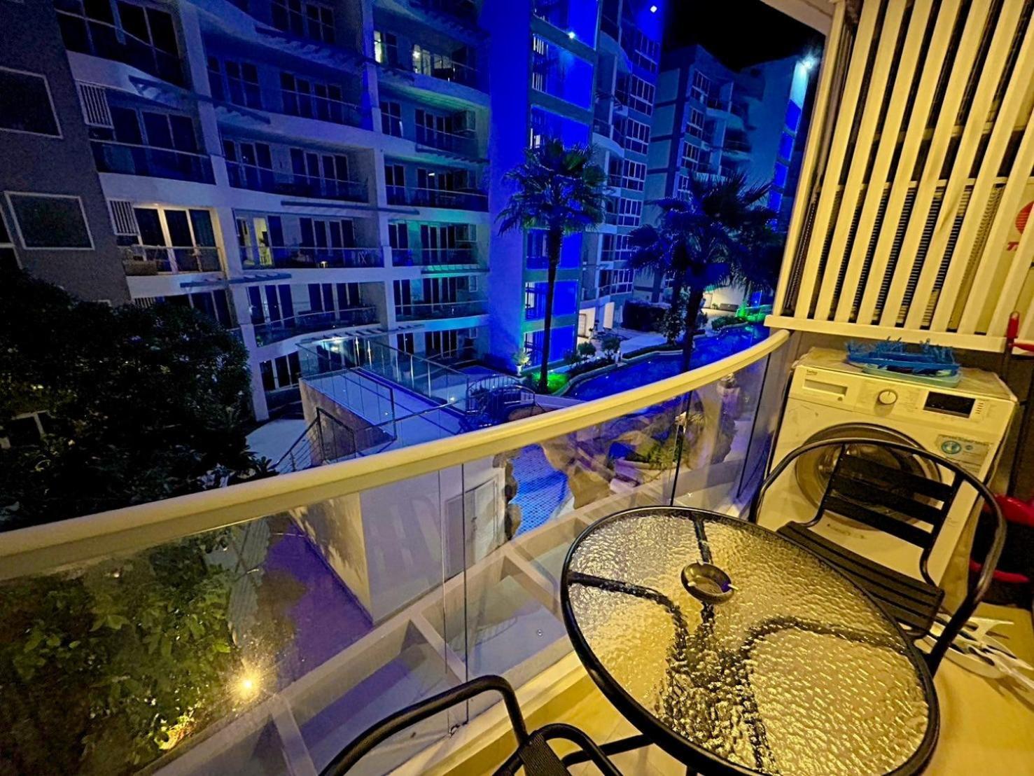 Grand Avenue Residence Condominium Pattaya Exteriör bild