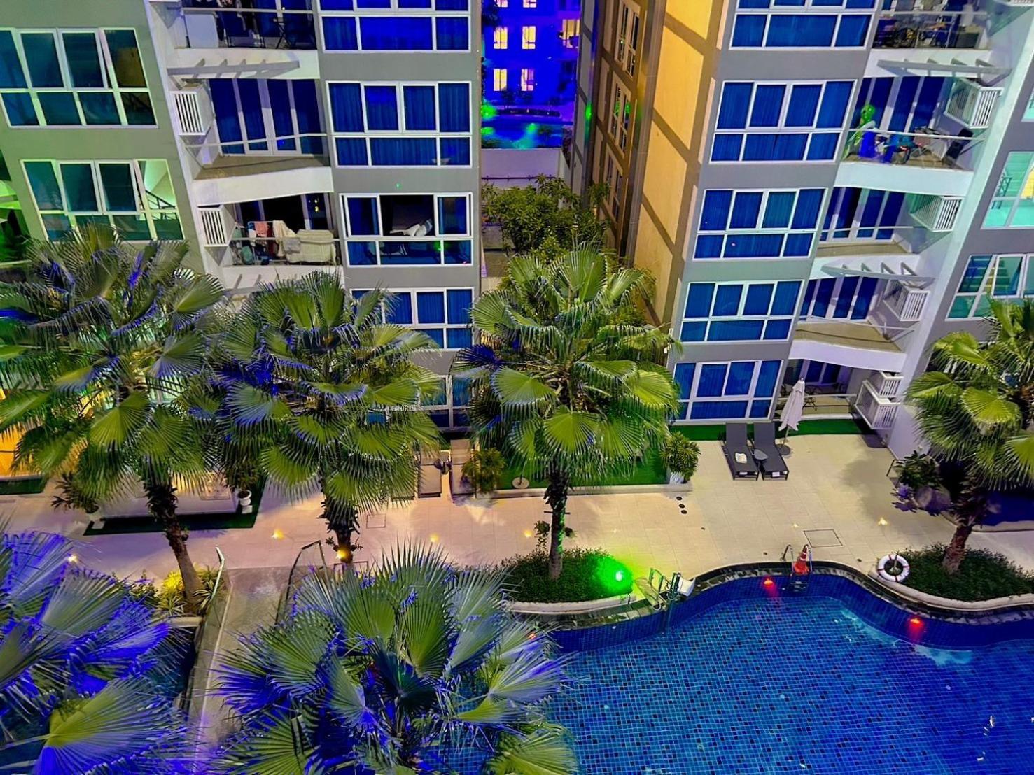 Grand Avenue Residence Condominium Pattaya Exteriör bild