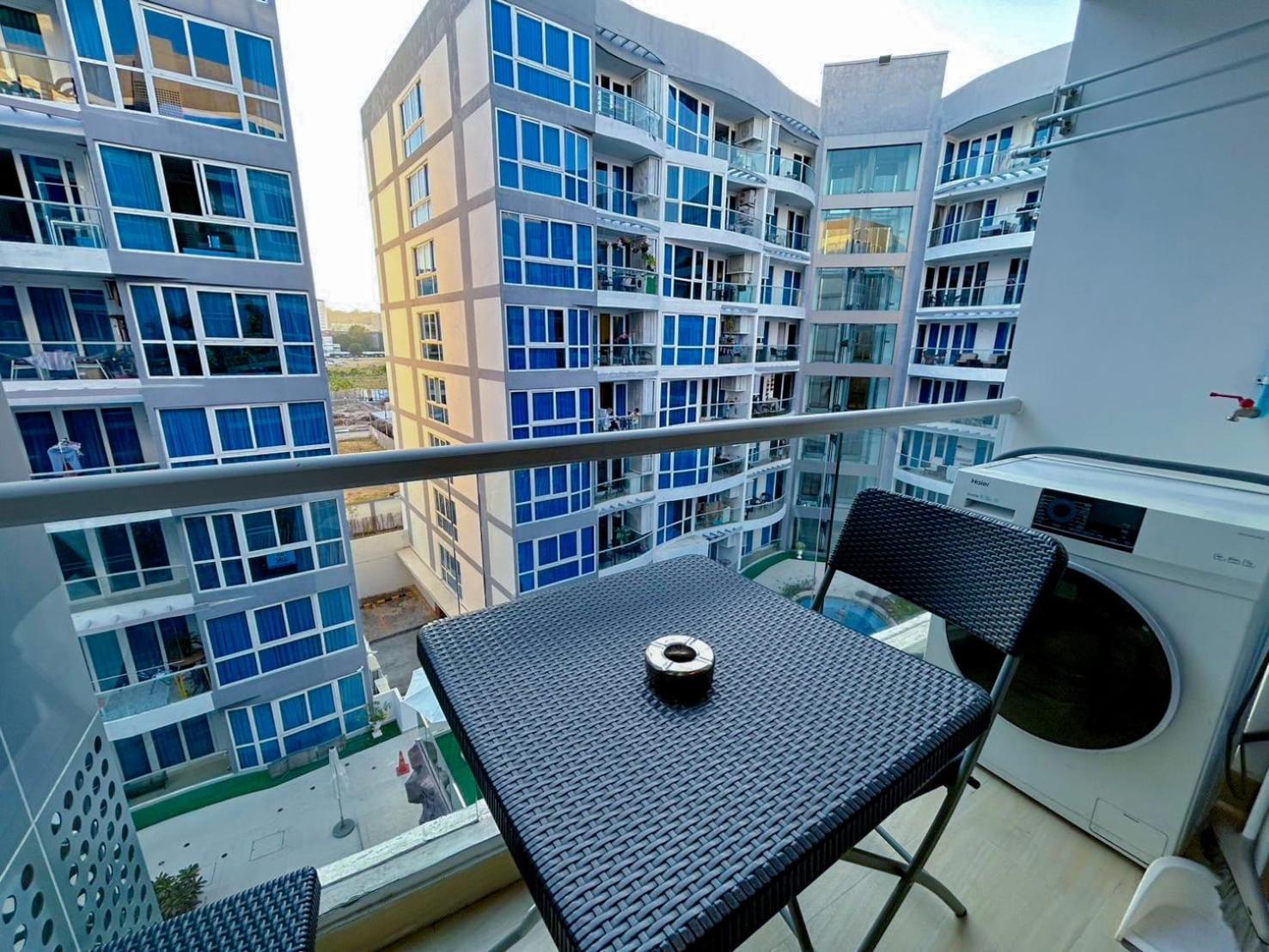 Grand Avenue Residence Condominium Pattaya Exteriör bild