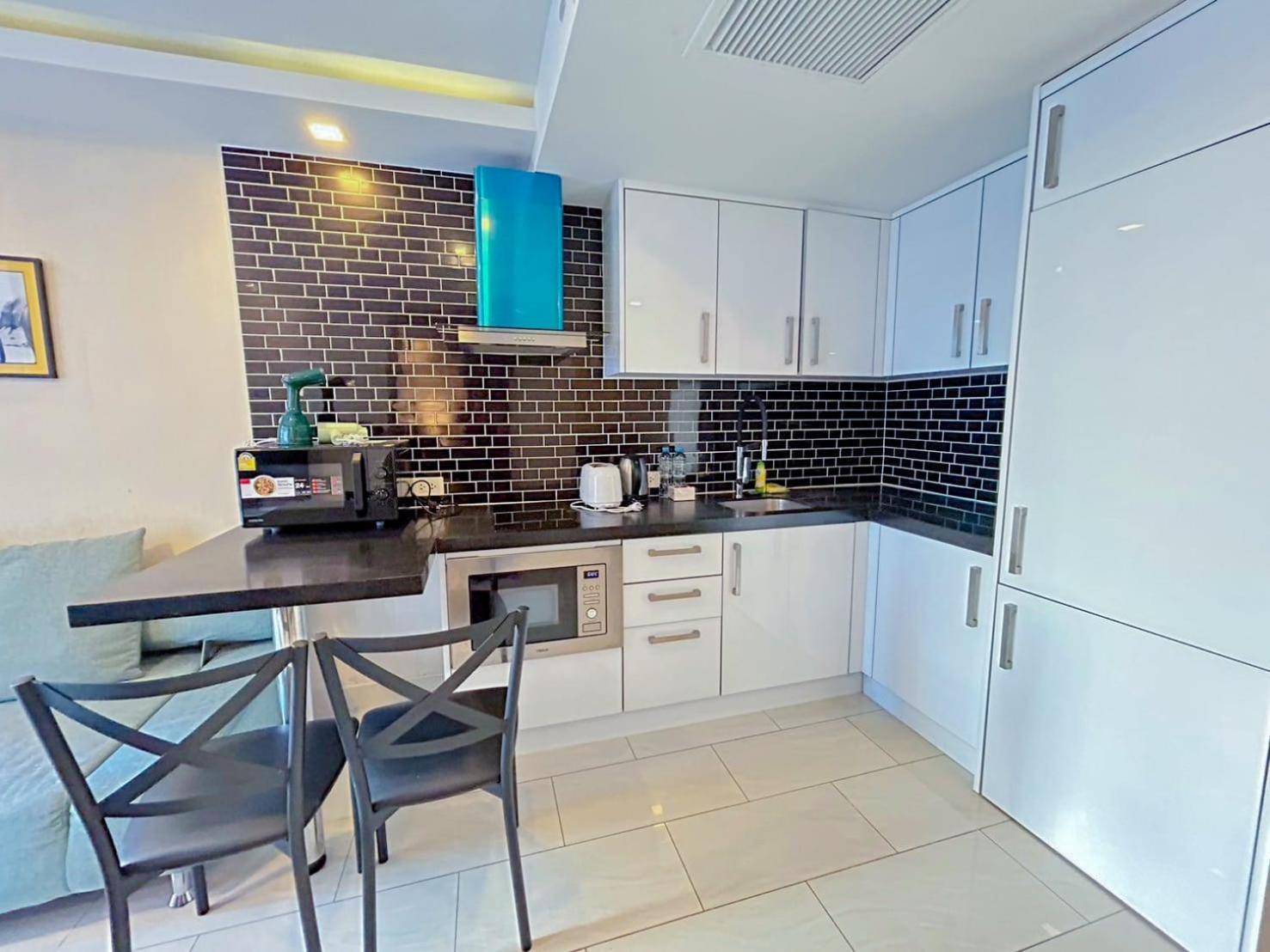 Grand Avenue Residence Condominium Pattaya Exteriör bild